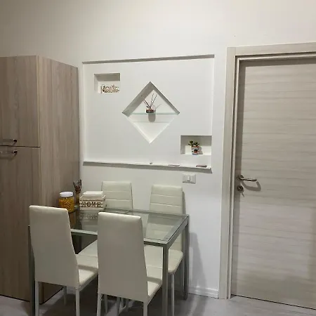 San Giovanni Apartment *